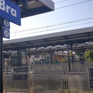 La stazione ferroviaria di Bra La stazione ferroviaria di Bra