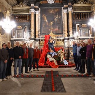 Bra, nella chiesa dei Battuti Neri tornano a splendere le statue di Cristo e dell’Addolorata (Foto)