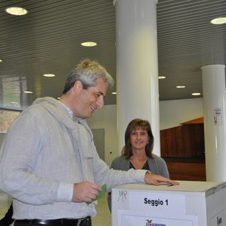Federico Borgna al voto per il Consiglio provinciale, nel 2014