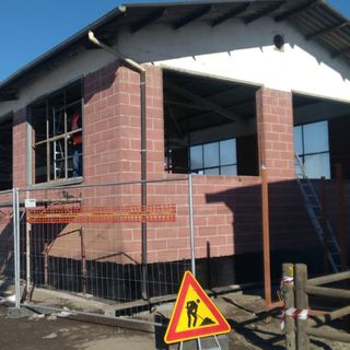 I lavori sull'edificio di frazione Falchetto a Bra