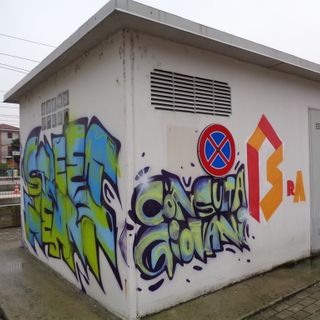 I murales sulla parete della cabina elettrica vicina al Movicentro