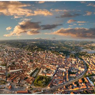 Bra nella foto di Tino Gerbaldo Bra nella foto di Tino Gerbaldo