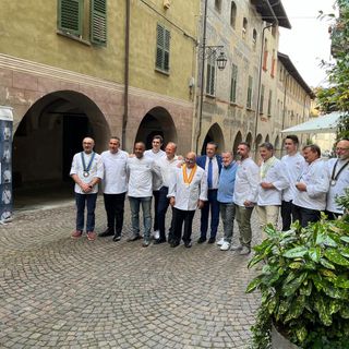 Associazione Cuochi Provincia Granda, alla cena di primavera bilanci e programmi per il futuro Associazione Cuochi Provincia Granda, alla cena di primavera bilanci e programmi per il futuro