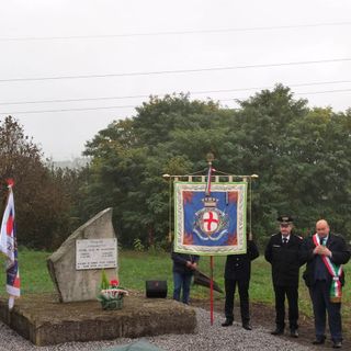 La commemorazione in località Santa Lucia, dove Ferraretto fu fucilato per rappresaglia da un plotone di soldati tedeschi il 21 ottobre 1944