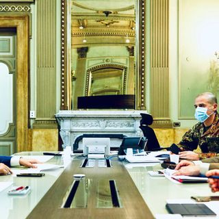 Vaccini, l'appello di Cirio e del Piemonte al Governo: “Meno fogli e più fiale”