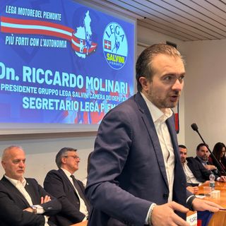 Oltre trecento persone hanno affollato ieri sera il Palazzo Mostre e Congressi di piazza Medford ad Alba