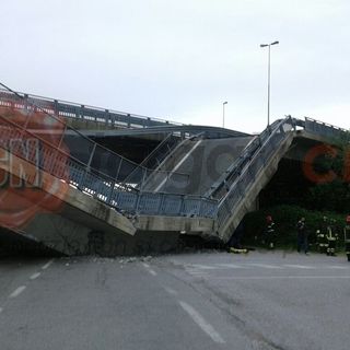Foto del crollo del ponte