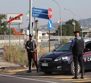 Rapinatori nella villa dell’industriale vinicolo Santero: due agli arresti, si cercano gli altri componenti della banda