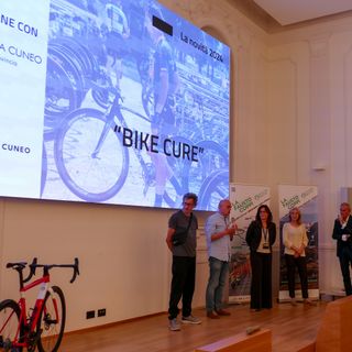 Esordio per il “Bike Cure” di Confindustria Cuneo: accoglienza inclusiva riservata ai concorrenti della Fausto Coppi Esordio per il “Bike Cure” di Confindustria Cuneo: accoglienza inclusiva riservata ai concorrenti della Fausto Coppi