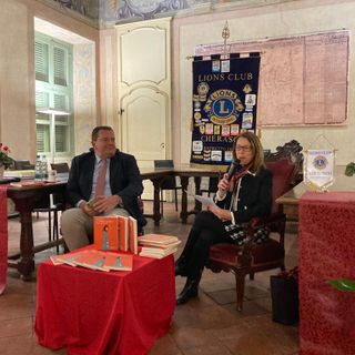 A Cherasco una panchina rossa parlante contro la violenza sulle donne