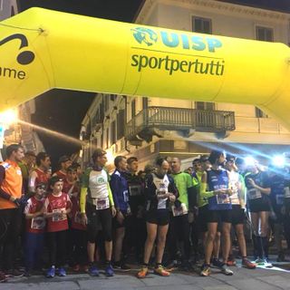 La partenza della Converso City Light edizione 2018 (Facebook Uisp Bra)