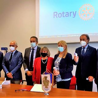 La consegna dei termometri al Provveditorato di Cuneo