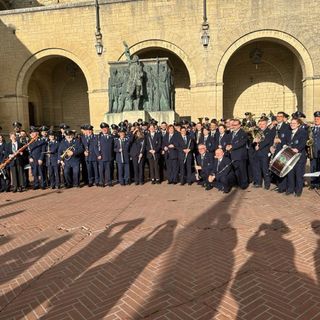 Foto di gruppo per le due bande musicali Foto di gruppo per le due bande musicali