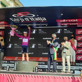 Arnaud Demare taglia il traguardo (Ph. Alpozzi D'Alberto Ferrari Paolone LaPresse)