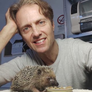 Il veterinario Massimo Vacchetta, fondatore della struttura langarola