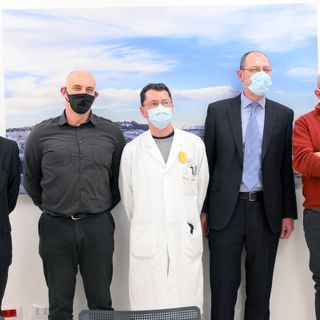 Il dottor Marco Pagano, secondo da destra, insieme ai vertici di Asl e Fondazione (ph. Barbara Guazzone) Il dottor Marco Pagano, secondo da destra, insieme ai vertici di Asl e Fondazione (ph. Barbara Guazzone)