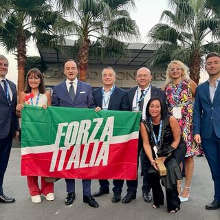 Forza Italia Giovani Cuneo presente alla convention nazionale di Paestum Forza Italia Giovani Cuneo presente alla convention nazionale di Paestum