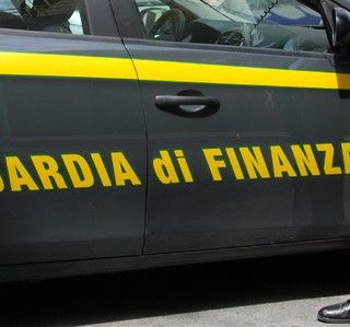 Le indagini furono condotte dalla Guarda di Finanza su richiesta della Procura. A ispirarle, una segnalazione anonima ricevuta dalla Prefettura di Cuneo