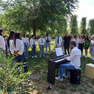 Nelle foto: alcuni momenti della bella festa di fine anno dell'istituto Cravetta-Marconi di Savigliano