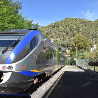 Continuano i disagi per gli utenti della "Ferrovia delle Meraviglie": la circolazione è sospesa da giorni per un guasto