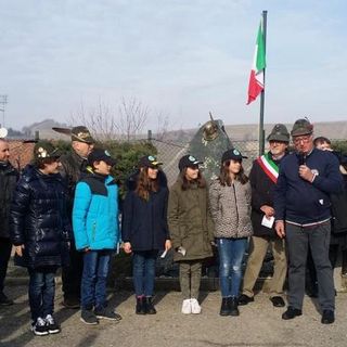 Castagnito: il &quot;Giorno della Memoria&quot; ricordato da alpini e giovani penne nere