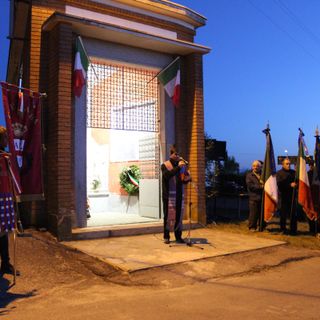 La fiaccolata al pilone dei Canta di Treiso, evento tradizionalmente inserito tra le commemorazioni della lotta partigiana nell'Albese