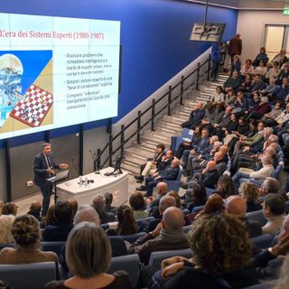 Nelle foto di Mauro Gallo alcuni momenti della lezione magistrale del professor Luigi Portinale, che ha chiuso l’anno di conferenze organizzate dalla Fondazione Ospedale Alba-Bra
