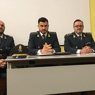 Un momento della conferenza tenuta questa mattina presso il Comando provinciale delle Fiamme Gialle