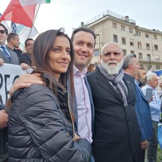 Annalisa Genta e Sebastiano Luca durante la campagna elettorale 2019. Tra loro Roberto Russo