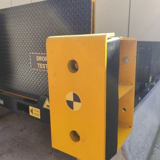 Sicurezza sui luoghi di lavoro: alla Giesse Logistica di Castellinaldo crash test sulle baie di carico e scarico delle merci [VIDEO]