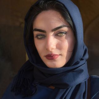 Studentessa iraniana fotografata a Isfahan (2014)