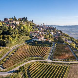 Una veduta di Guarene, tra i comuni che hanno vista confermata l'assegnazione del riconoscimento