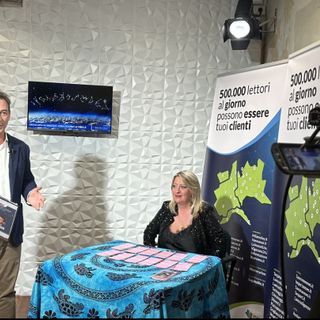 Backstage: rivedi la puntata dedicata all'oroscopo di maggio