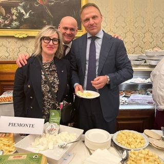 Da sinistra gli onorevoli Ciaburro e Comba col ministro dell’Agricoltura Francesco Lollobrigida