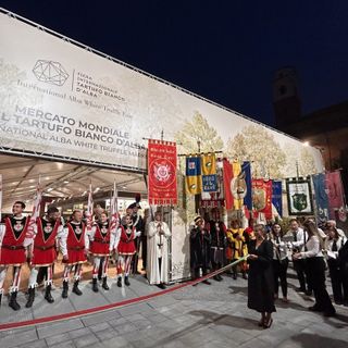 L'inaugurazione della 93esima Fiera internazionale del Tartufo Bianco d'Alba L'inaugurazione della 93esima Fiera internazionale del Tartufo Bianco d'Alba
