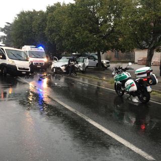 Bra, frontale in via Don Orione: due feriti a Verduno per accertamenti