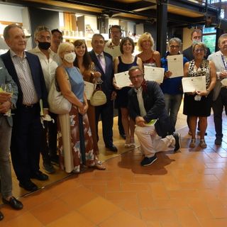 La giornalista di The Guardian Liz Boulter ad Alba per ritirare il Premio Giornalistico del Roero