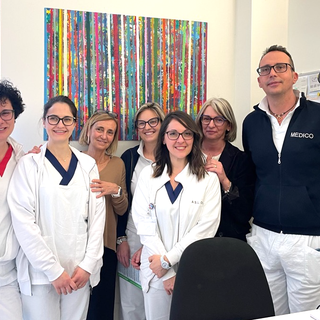 Mondovì, l'oncologia del Montis Regalis  più accogliente grazie agli arredi donati  dall'associazione Un sorriso per Giorgia [FOTO]