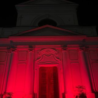 A Montà si cammina fino alla panchina rossa per dire basta alla violenza