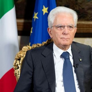 La rielezione di Mattarella manda in pezzi le coalizioni di centrodestra e centrosinistra