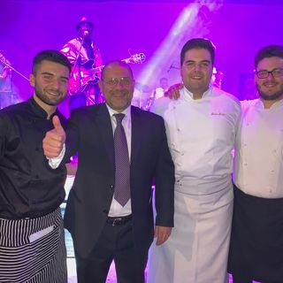 Mattia Martino, secondo da destra, insieme all'ambasciatore Arturo Luzzi e ai collaboratori Christian Silvestri e Giuseppe Bonifacino