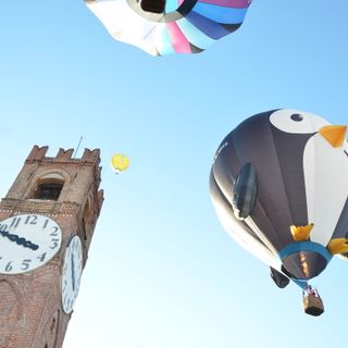 Sabato 28 giugno, dalle 17 alle 20,  “open day” nel Porto Aerostatico di Mondovì con una mostra dedicata all'Aeroclub e alle mongolfiere