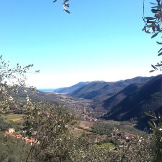Per anni i due fratelli avevano vissuto lontani dalla vita civile, errando tra i boschi della Valle Arroscia, dormendo in casolari abbandonati