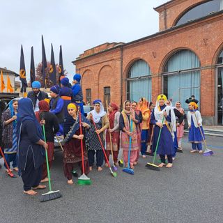 Nagar Kirtan, un tripudio di colori, canti e danze per la prima volta a Savigliano [FOTO E VIDEO]