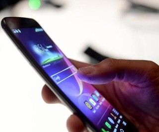 Studenti piemontesi "schiavi" del cellulare? Il 52% non spegne mai il proprio smartphone