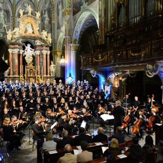 Nella foto un momento dell’esecuzione dello Stabat Mater a Saluzzo nel 2023