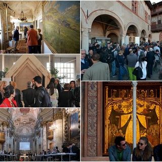 Casa Cavassa e la locandina  della mostra dedicata ai manifesti della propaganda cinese