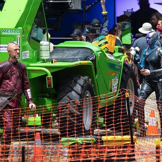 Due delle fotografie apparse in rete nei primi giorni di febbraio (da pagina IMDB)