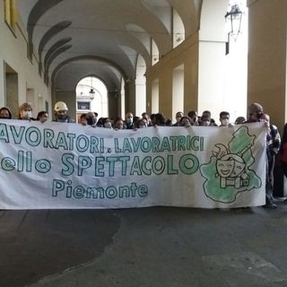 La Regione stanzia 3 milioni di euro per lo spettacolo. I lavoratori: "A fine giugno scendiamo a Roma" (VIDEO)