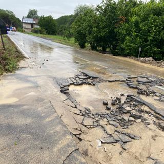 Riaperta al traffico la Strada Provinciale 7 ai piedi dell’ospedale di Verduno Riaperta al traffico la Strada Provinciale 7 ai piedi dell’ospedale di Verduno